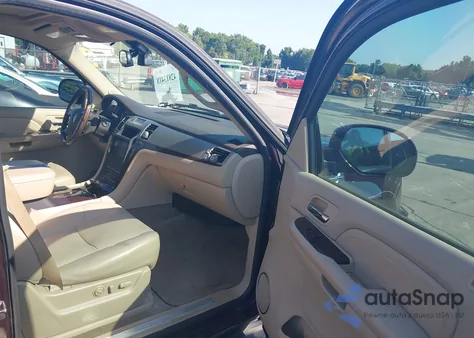 2009 Cadillac Escalade Esv Luxury z USA, uszkodzony, nr VIN 1GYFK26279R194831